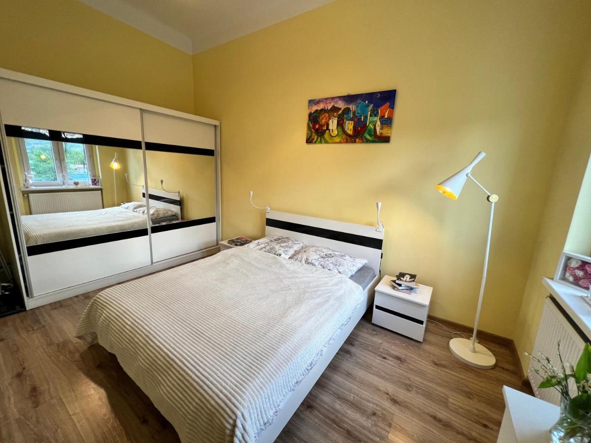 Wolnosci 21 Jelenia Gora Apartment Luaran gambar