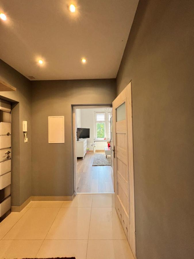 Wolnosci 21 Jelenia Gora Apartment Luaran gambar
