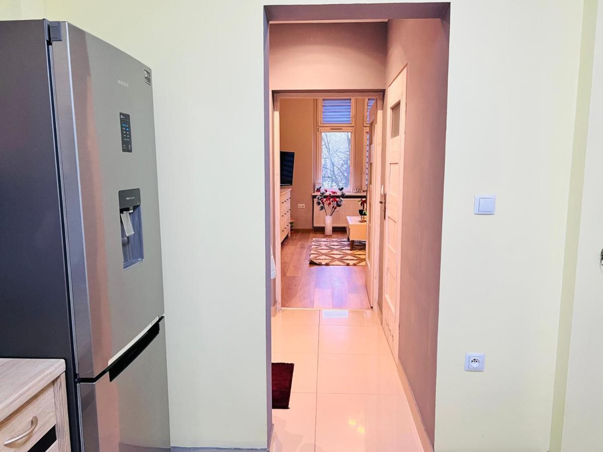 Wolnosci 21 Jelenia Gora Apartment Luaran gambar