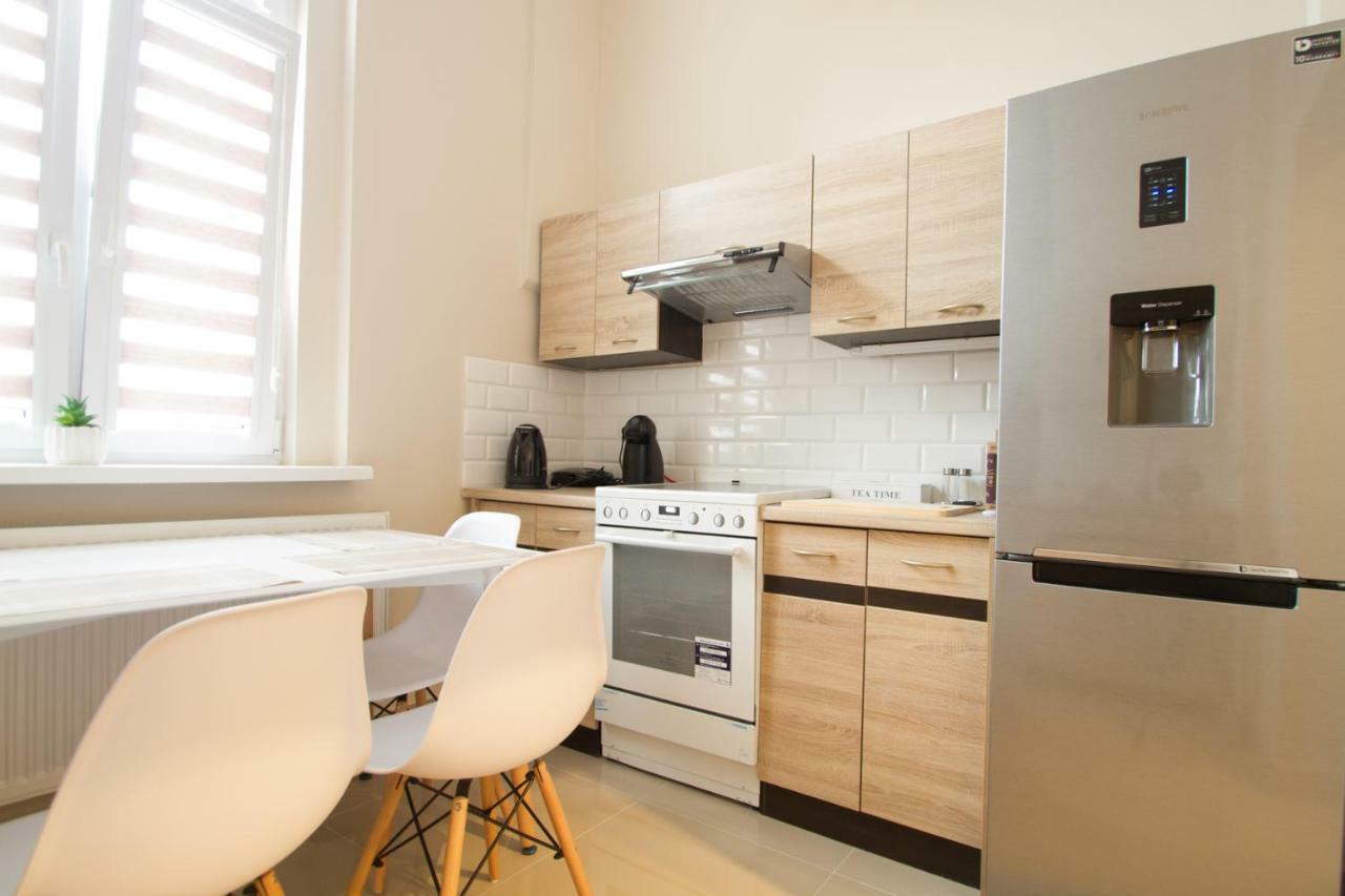 Wolnosci 21 Jelenia Gora Apartment Luaran gambar
