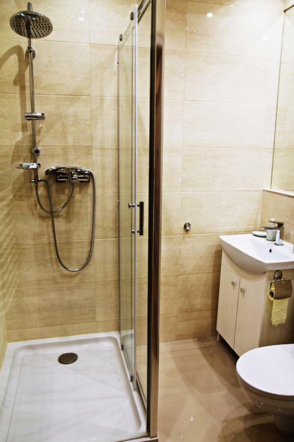 Wolnosci 21 Jelenia Gora Apartment Luaran gambar
